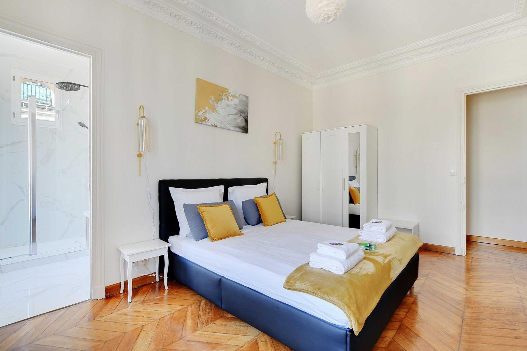 Modern - 2bd - 4p - Louvre - Marais Apartment Paris